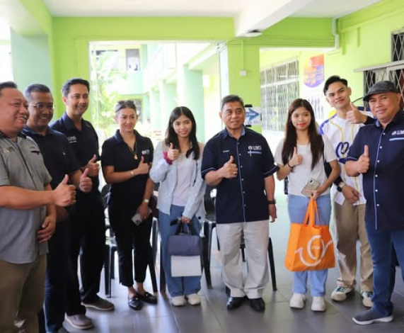 Naib Canselor UMS rai kehadiran pelajar kembar di UMSKAL