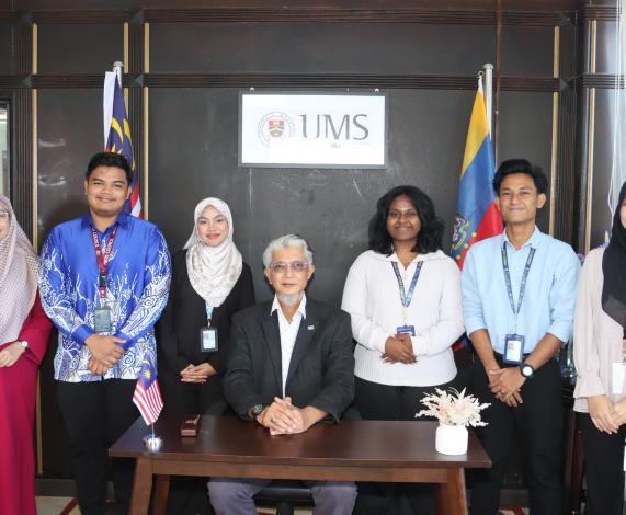 Kepimpinan baharu Majlis Perwakilan Pelajar kunjungi Pengarah UMSKAL