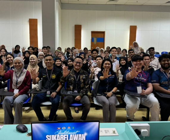 50 Sukarelawan UMSKAL Bersiap Sedia Jayakan Borneo Arts Festival 2025