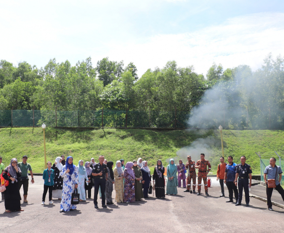 Staf UMSKAL hadiri ceramah kesedaran dan demonstrasi memadam api 