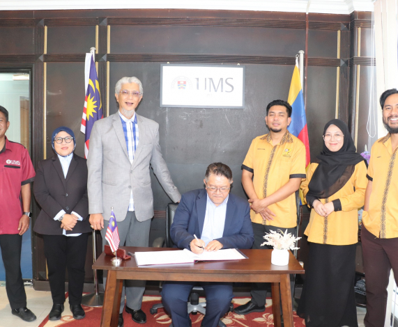 Pengarah UMSKAL terima kunjungan Ketua Pustakawan UMS