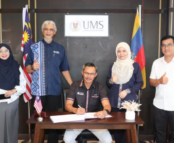 Profesor Dr. Raman kunjungi Pengarah UMSKAL